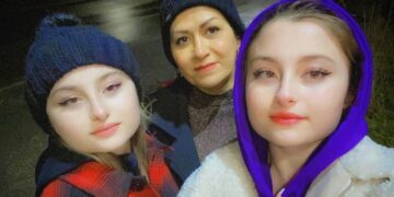 سارا و نیکا از دوقلوی که آن‌ها را الگو قرار دادند، ذوق زده شدند.