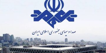 مهاجرت "خانم مجری شبکه سه" بعد ازدواج با این آقای جذاب خارجی/ عکس