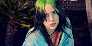 بیلی آیلیش بازیگری را آغاز کرده است