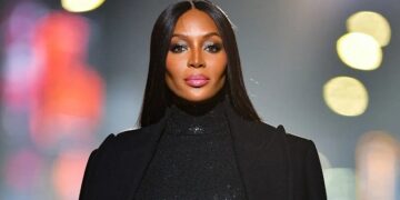 تبریک خانم مدل به خودش