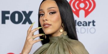 چهره واقعی دوجا کت.