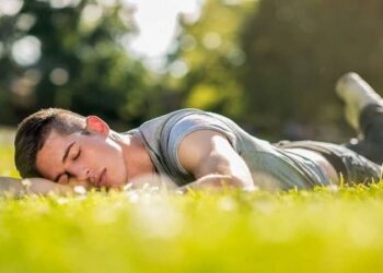 بررسی علل و راه‌های درمان ضعف و خستگی در فصل بهار