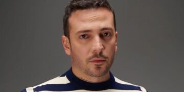 میکاپ آقای خواننده بحث برانگیز شد!