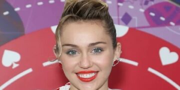 آهنگ جنجالی خانم خواننده در مورد خیانت همسرش!