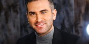 عکس برهنه‌ای از هوتن شکیبا فضای مجازی را به هم ریخت.