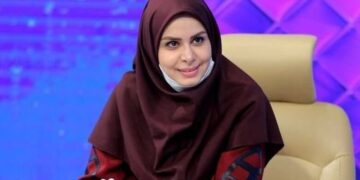 چهره و ژست جالب خانم مجری برکنار شده تلویزیون در 5 سالگی‌