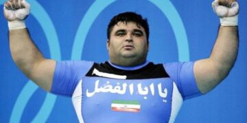 این آقای لاغر واقعا همان "حسین رضا زاده" است/ عکس عجیب