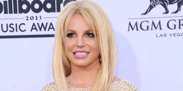 بریتنی اسپیرز تنها به مسافرت رفته است