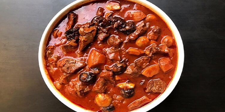 "خورش به و آلو"، خورشتی سنتی خوش عطر و طعم