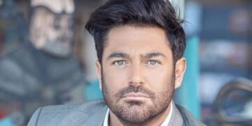 سلفی عجیب "محمدرضا گلزار" با سر و وضع ژولیده/ عکس