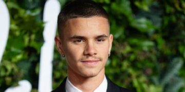 مخالفت خانواده بکهام با استقلال پسر 20 ساله‌ خود!