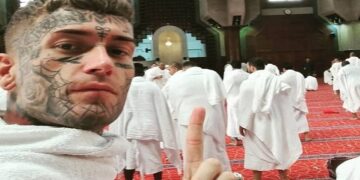 بلاگر معروف انگلیسی مسلمان شد