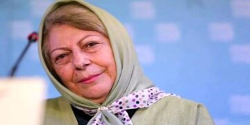 صفحه اینستاگرام ثریا قاسمی عکسی از حضور این بازیگر پیشکسوت سینما و تلویزیون را در یک نمایشگاه عکاسی منتشر کرد.