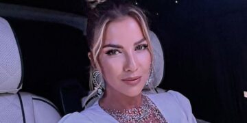 1685404791 راز تناسب اندام بانوی معروف روزه داری است