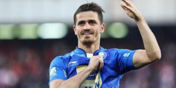 استوری پر سر و صدای علی کریمی برای خداحافظی وریا غفوری از فوتبال