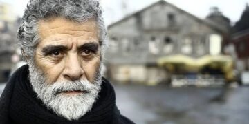 عکسی جالب و دیده نشده از غنچه وثوقی در کنار مادرش سارا خوئینی ها که همسر قبلی چنگیز وثوقی بوده است منتشر شد.