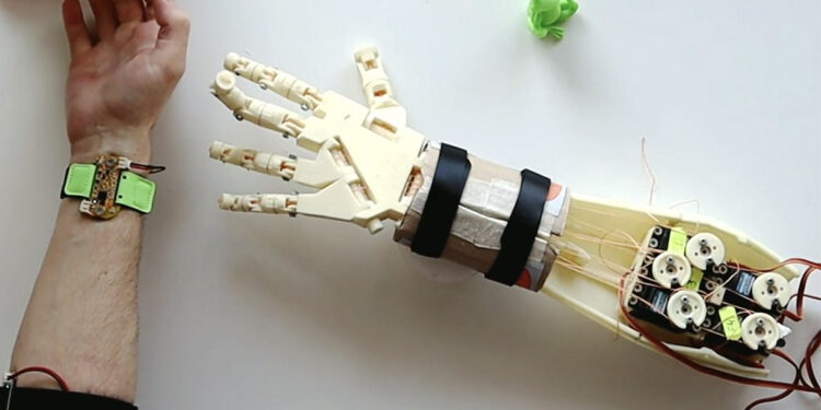 رباتیک با حرکت ماهیچه ای ساخته شده است