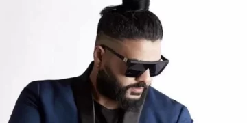 تصویری از پسر ساسی مانکن که به تازگی از همسر جدیدش بیتا صاحب فرزند شده است از نمای نزدیک منتشر شد.