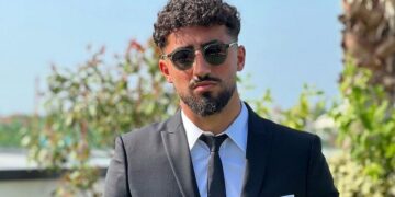 عکس/ استایل عجیب الهیار صیادمنش با لباس خواب در ترکیه