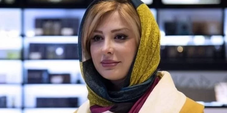 نیوشا ضیغمی بازیگر مطرح و سرشناس ایرانی در اینستاگرامش تصویری جالب و قدیمی را از چهره قبل معروفیتش منتشر کرد.