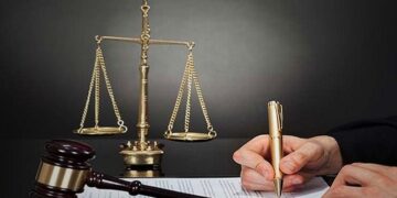 ۱۴دختر «کلاوس کینسکی» ( هنرپیشه آلمانی هالیوود که در سال ۱۹۹۱ درگذشت ) به تازگی افشا کرده پدرش به مدت ۱۴ سال پدرش به او تجاوز می کرده است.