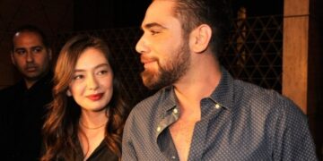 خانم بازیگر پس از خیانت همسرش از مادر خود رو برگرداند!