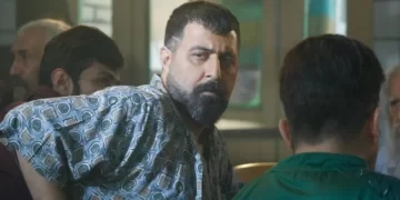 تصویری جالب و عجیب از هومن حاج عبداللهی در کنار گرشا رضایی منتشر شد که این عکس قد کوتاه این آقای بازیگر را کاملا لو داد.