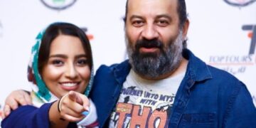 مهراب قاسمخانی و پسرش در خارج