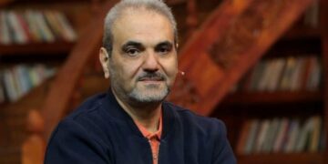 جواد خیابانی را با لباس دروازه بانی ندیدند.