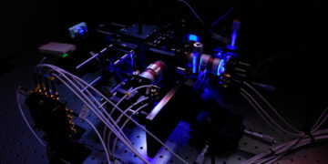 1687934280 مایکروسافت از یک کامپیوتر اپتیکال آنالوگ رونمایی کرد