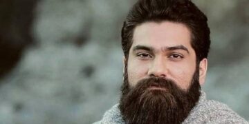 علی زندوکیلی در صفحه شخصی خود تصویری بامادرش منتشر کرد که او علاقه شدید به مادرش را با قلب های قرمز به نمایش گذاشت.