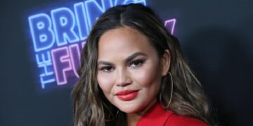 خانم بازیگر بعد از کاشت ابرو!