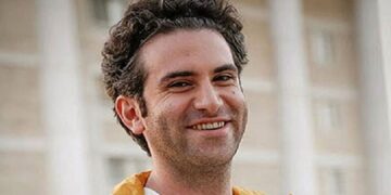 کنایه جنجال ساز هوتن شکیبا به داستان شباهت لندکروز و 206