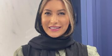 حرکات فریبا نادری مناسب سن او نیست.