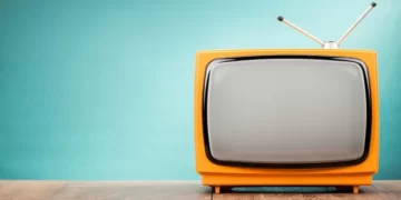 برخلاف فضه، مجری خبر کویتی، مدل مو، لباس و ظاهر این ربات خبرخوان در هر گزارش تغییر پیدا می‌کند.