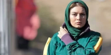 عکسی جالب و دیدنی از سحر قریشی بازیگر مطرح ایرانی در دوران اوایل جوانی اش با سن و سال کم و چهره ای بسیار خاص و ابروهای پیوسته منتشر شد.