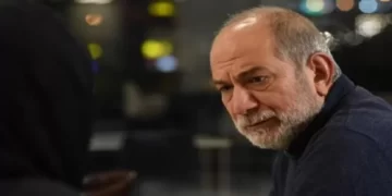 عکسی جالب و دیده نشده از آتیلا پسیانی بازیگر مطرح ایرانی و پسر جمیله شیخی با چهره ای غیرقابل باور در جوانی باعث تعجب کاربران شد.