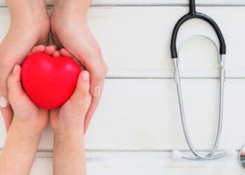 10 دلیل برای مراجعه به متخصص قلب چیست؟