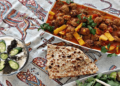 خوردن تاس کباب در شهر اصفهان طعم دیگری دارد و می‌تواند یک وعده غذایی خوشمزه‌ای باشد که در اکثر رستوران‌های اصفهان می‌توانید آن را پیدا کنید.
