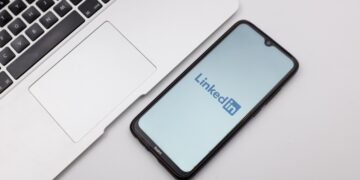 ابزارهای هوش مصنوعی جدید لینکدین معرفی شد