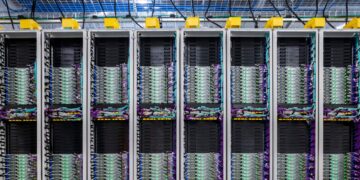 1700078402 مایکروسافت از تراشه هوش‌ مصنوعی Maia 100 رونمایی کرد