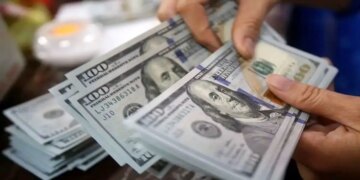 3 پیش بینی از قیمت دلار/ نرخ تعادلی و سقف قیمت ارز آمریکایی چقدر است؟