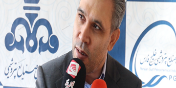 ابزار سازمان بورس شفاف است/ صنعت پتروشیمی به کمک سازمان بورس بیاید