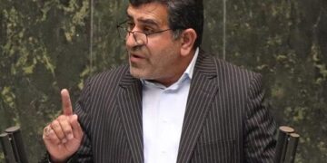 تا زمانی که تورم مدیریت نشود، افزایش زیر ۴۰ درصد حقوق به مصلحت کارگران نیست