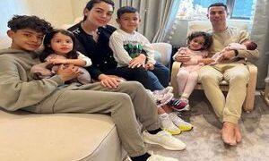 تفریح جالب کریستیانو رونالدو با فرزندانش در خانه/ ویدئو