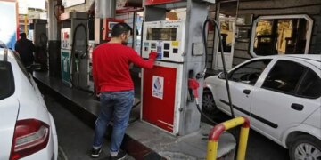 1706158979 قیمت احتمالی بنزین در سال آینده مشخص شد