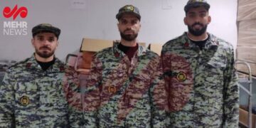 2 بازیکنان پرسپولیس در لباس سربازی/ عکس