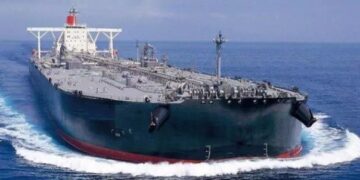 ادعای رویترز: ایران یک نفتکش را در دریای عمان توقیف کرد