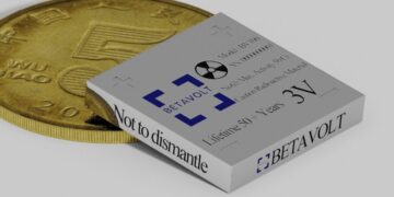 ادعای یک شرکت چینی: توسعه باتری اتمی که می‌تواند گوشی شما را تا ۵۰ سال شارژ نگه دارد