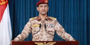 ارتش یمن: آمریکا و انگلیس ۷۳ بار به خاک یمن حمله کردند / این حمله ۵ شهید و ۶ زخمی برجای گذاشت / همچنان از  حرکت کشتی‌های اسرائیلی از دریای سرخ جلوگیری می‌کنیم